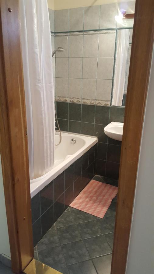 Laetitia Panzio Bed and Breakfast Kaposvár Exteriör bild